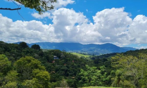 Casa de Campo aconchegante, com lareira interna